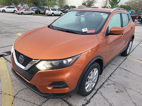 Used 2020 Nissan Rogue Sport SV image 3
