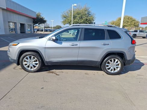 Used 2015 Jeep Cherokee Limited w/ Luxury Group image 3