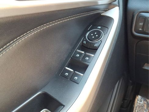 Used 2022 Ford Explorer XLT AWD/4WD image 19