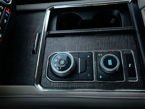 Used 2021 Ford Expedition Limited image 30