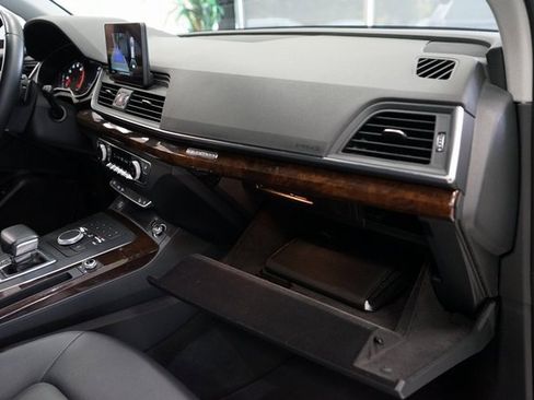 Used 2019 Audi Q5 2.0T Premium image 41