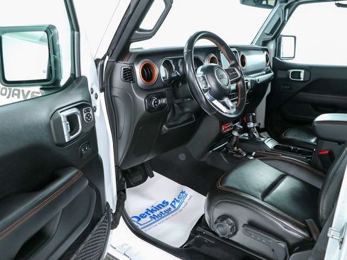 Used 2021 Jeep Gladiator Mojave AWD/4WD image 3