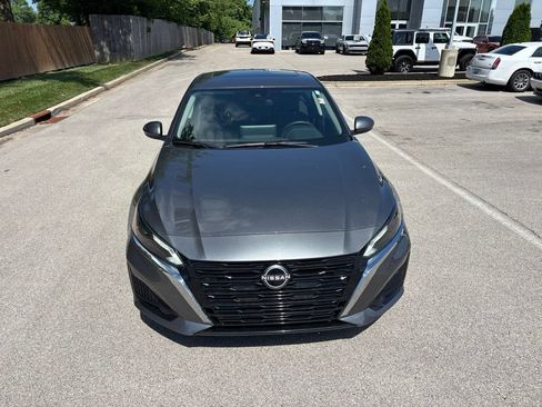Used 2025 Nissan Altima 2.5 SV w/ SV Premium Package FWD image 8