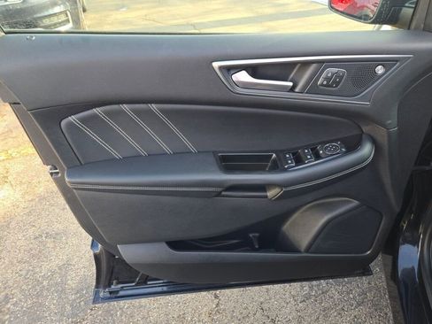 Used 2019 Ford Edge ST w/ Convenience Package image 18