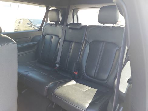 Used 2023 Jeep Wagoneer L Series II image 16