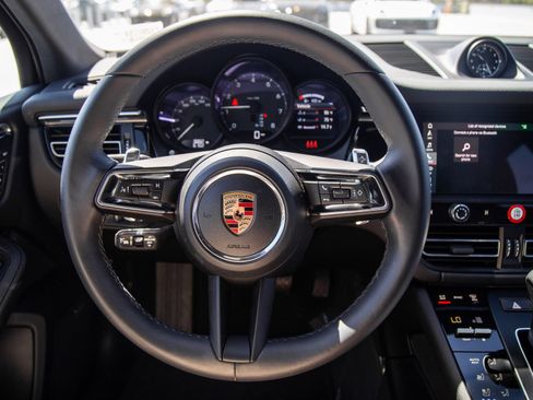Certified 2026 Porsche Macan AWD/4WD image 16