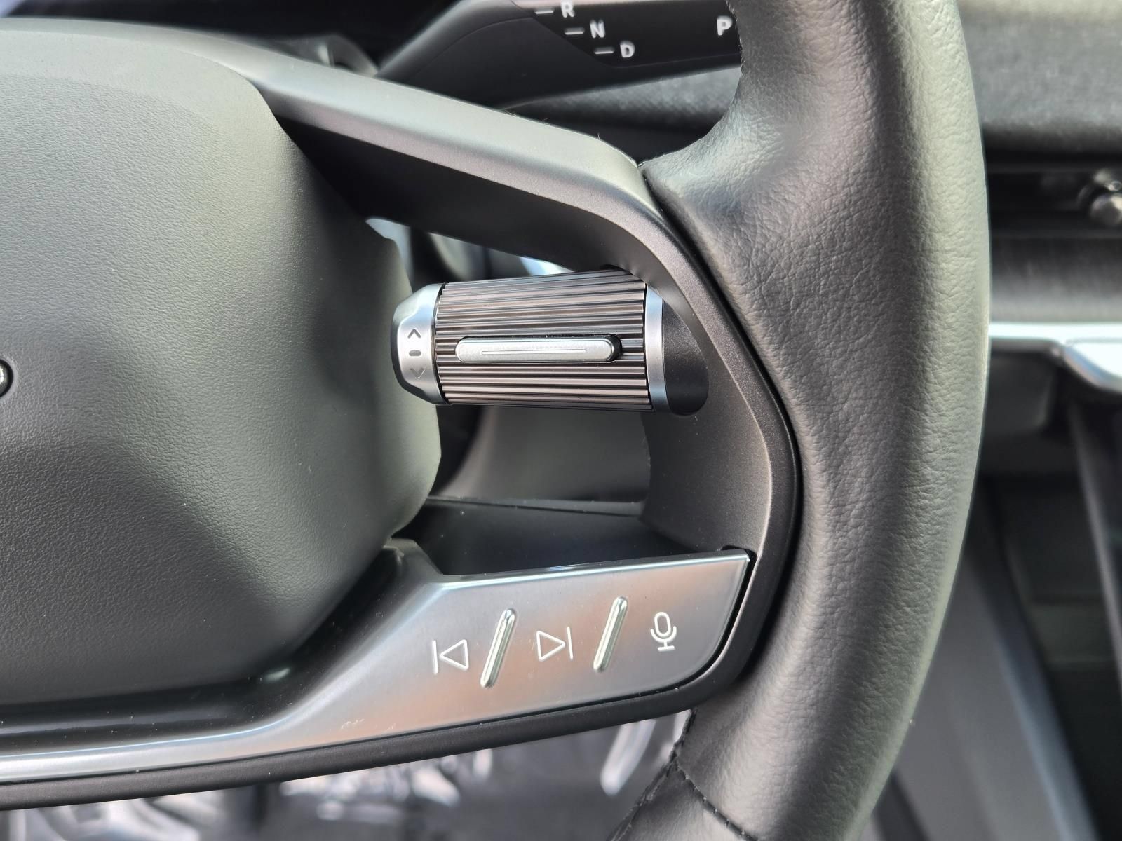 Used 2025 Lucid Air Pure RWD image 17