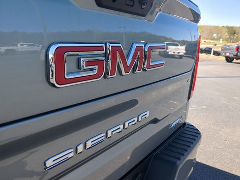 Used 2025 GMC Sierra 1500 AT4 image 30