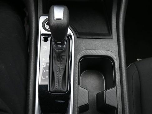 Used 2025 Nissan Sentra SV image 39