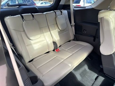 Used 2020 Ford Explorer Platinum w/ Premium Technology Package image 35