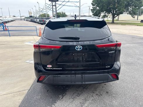 Used 2020 Toyota Highlander XLE FWD image 6