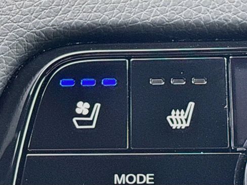 Certified 2025 Honda Pilot Black Edition image 25