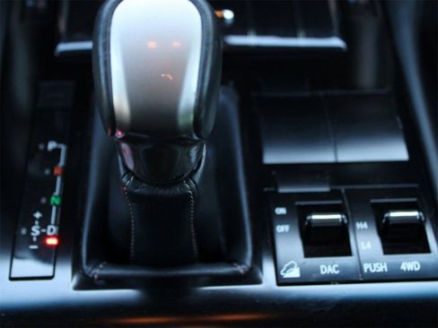 Used 2020 Lexus GX 460 Premium w/ Premium Package image 23