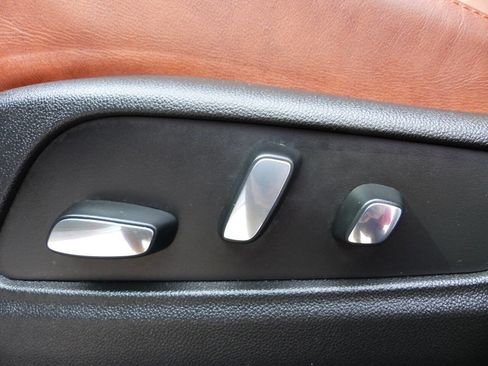 Used 2025 Cadillac XT5 Sportv w/ Technology Package image 22