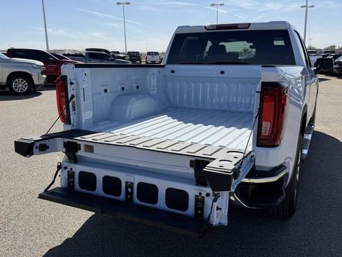 New 2026 GMC Sierra 1500 SLT image 8