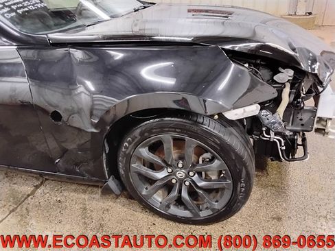 Used 2017 Nissan 370Z Coupe RWD image 14