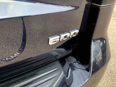 Used 2022 Cadillac Escalade Premium Luxury w/ Performance Package image 9