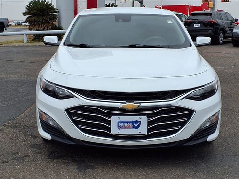 Used 2024 Chevrolet Malibu LT image 2