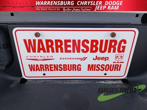 Used 2019 RAM 1500 Classic SLT w/ Luxury Group image 28