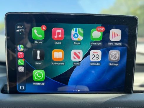 Used 2020 Lincoln Aviator Reserve w/ Equipment Group 202A image 39