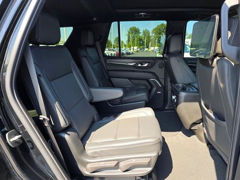 Used 2024 GMC Yukon Denali w/ Denali Reserve Package AWD/4WD image 30