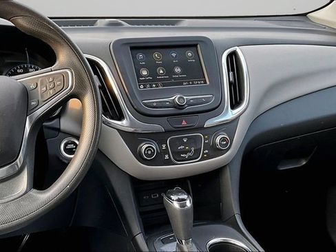 Used 2019 Chevrolet Equinox LS w/ LS Convenience Package AWD/4WD image 6