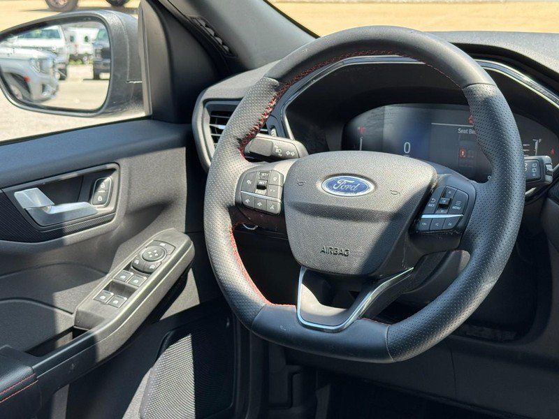 Used 2024 Ford Escape ST-Line w/ Tech Pack #1 FWD image 12