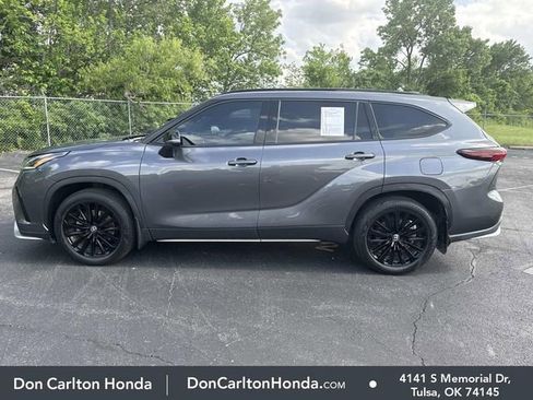 Used 2024 Toyota Highlander XSE FWD image 10