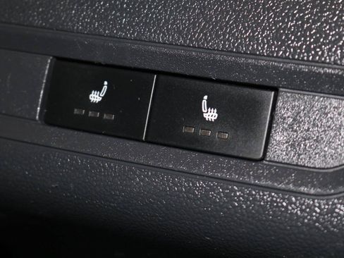 Used 2019 Volkswagen Jetta SE w/ Cold Weather Package FWD image 59