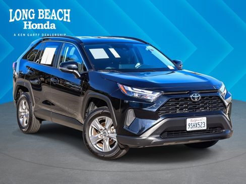 Used 2025 Toyota RAV4 XLE image 1