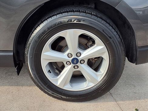 Used 2020 Ford Edge SE image 25