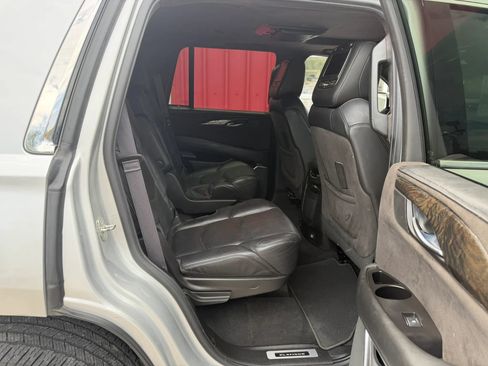 Used 2016 Cadillac Escalade Platinum AWD/4WD image 16