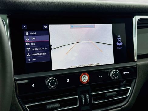 Certified 2025 Porsche Macan AWD/4WD image 20
