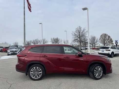 Used 2021 Toyota Highlander Platinum image 10