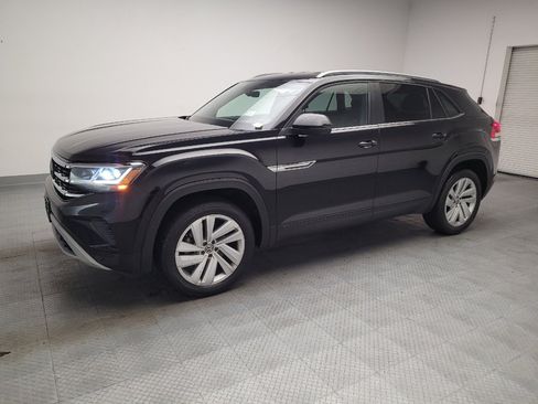 Used 2020 Volkswagen Atlas Cross Sport SE w/ Towing Package FWD image 2
