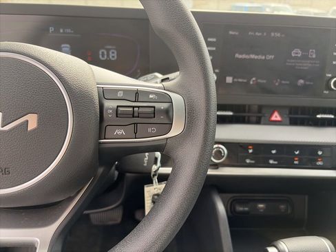 Used 2023 Kia Sportage LX image 18