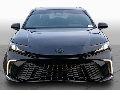 Used 2025 Toyota Camry SE w/ Multimedia Upgrade Package image 4