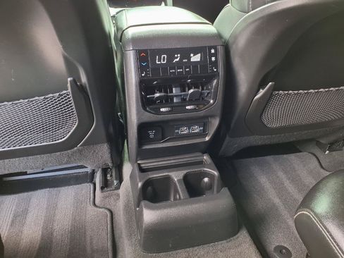 Used 2022 Jeep Grand Cherokee L Limited AWD/4WD image 19