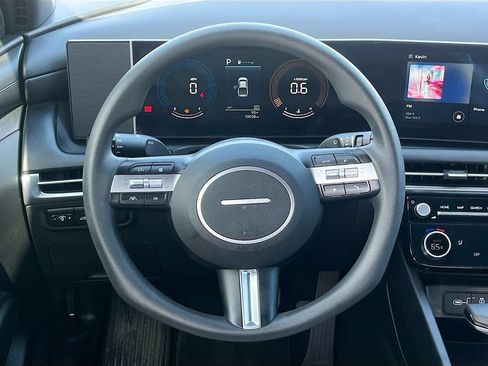 Used 2025 Hyundai Santa Cruz SEL FWD image 11