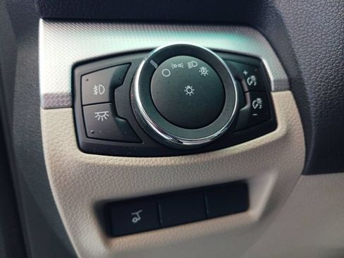 Used 2015 Ford Explorer XLT w/ Equipment Group 202A FWD image 36