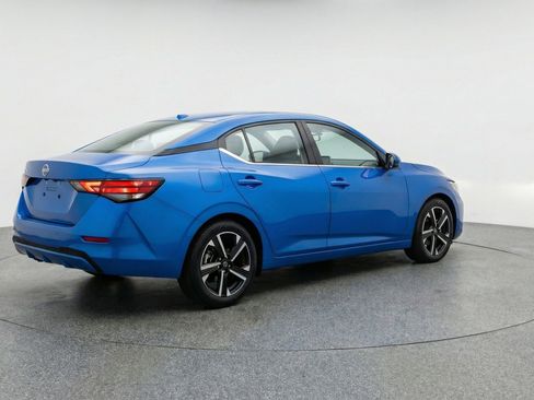 Used 2025 Nissan Sentra SV FWD image 9