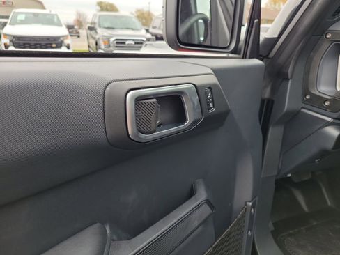 New 2025 Ford Bronco Big Bend w/ Black Diamond Package image 19