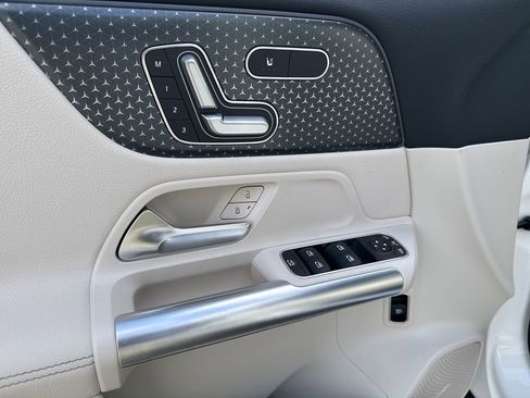 New 2025 Mercedes-Benz GLA 250 4MATIC image 15