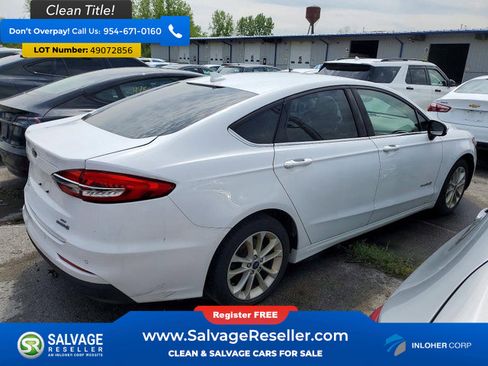 Used 2019 Ford Fusion SE FWD image 4