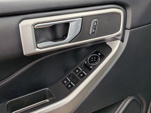 Certified 2022 Ford Explorer XLT w/ Equipment Group 202A image 15