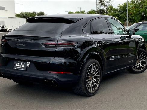 Used 2023 Porsche Cayenne S image 12