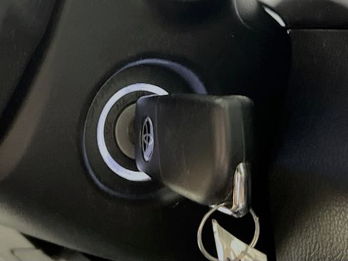 Used 2019 Toyota RAV4 LE image 23