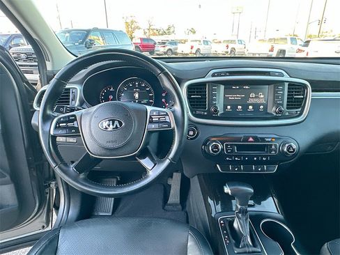 Used 2019 Kia Sorento EX image 19