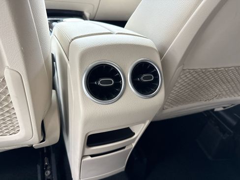 Used 2021 Mercedes-Benz GLA 250 image 38