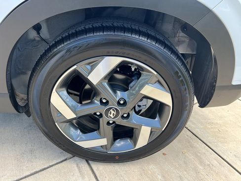 Certified 2026 Hyundai Venue SEL FWD image 14